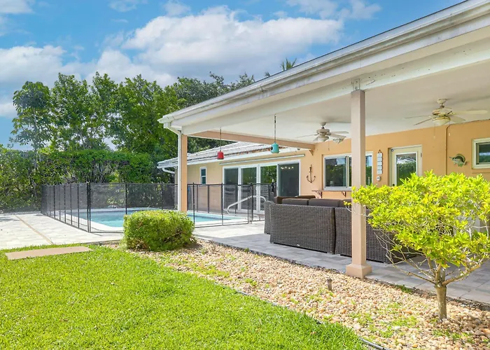Riviera Beach Vacation Home W/ Pool: Walk To Beach